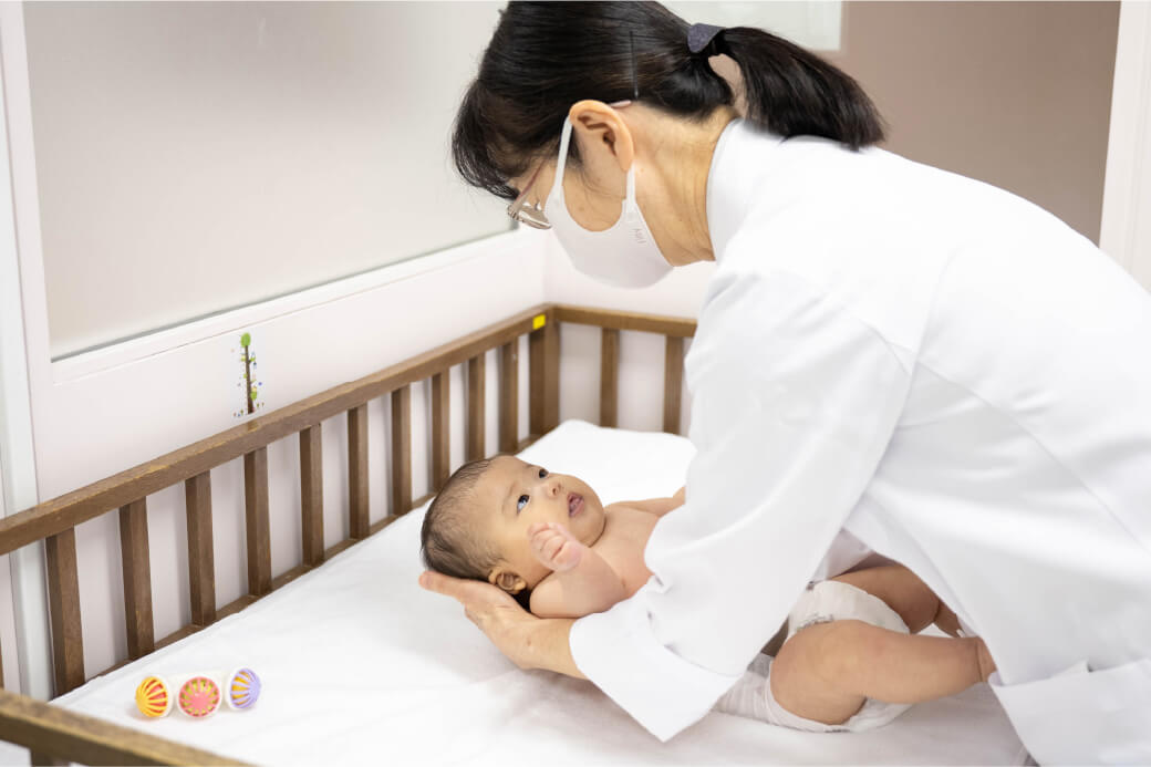お子さまの【健診】や【予防接種】は「母子保健科」で実施しています